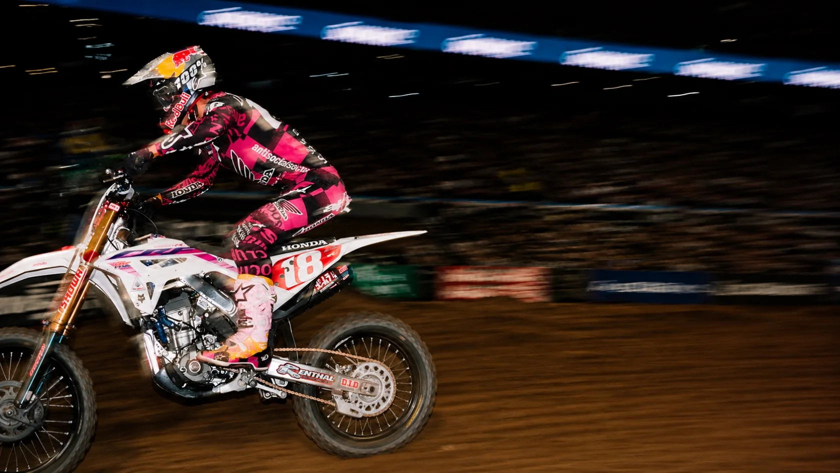 Pilote supercross en course